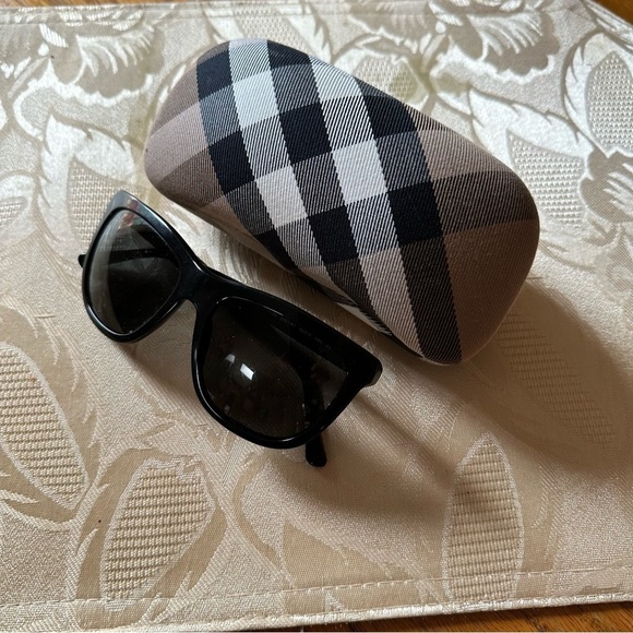 Vintage Burberry Sunglasses With Case Preowned very good condition main image 10